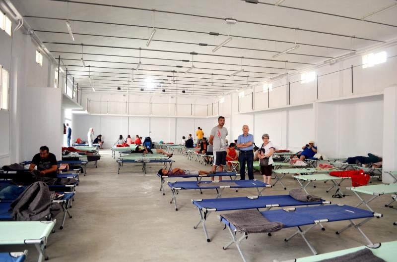 Moraleja se vuelca con las personas desalojadas por el fuego