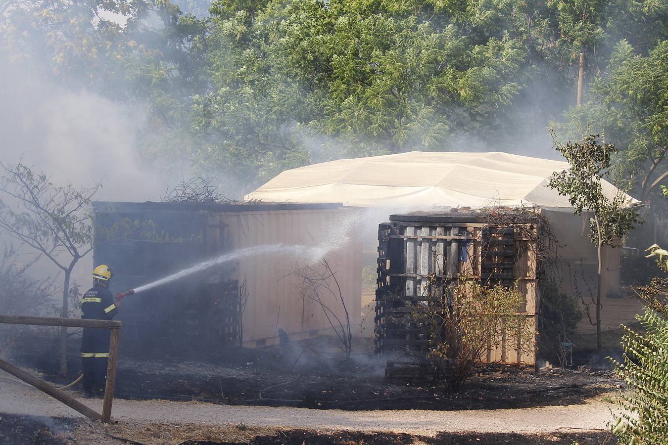 Un incendio arrasa la escuela taller municipal en la Ribera del Marco