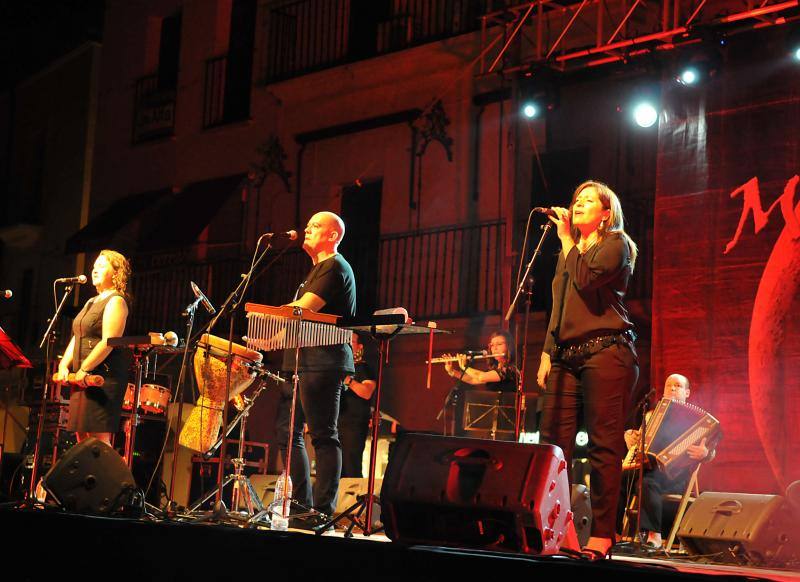 La segunda jornada del festival Folk de Plasencia, en imágenes