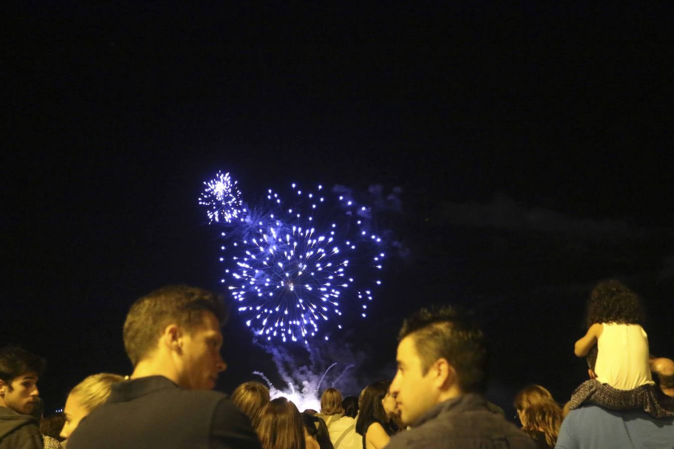 Domingo, 6 de septiembre: Los fuegos artificiales clausuraron la Feria de Mérida. Fotografía: JM Romero