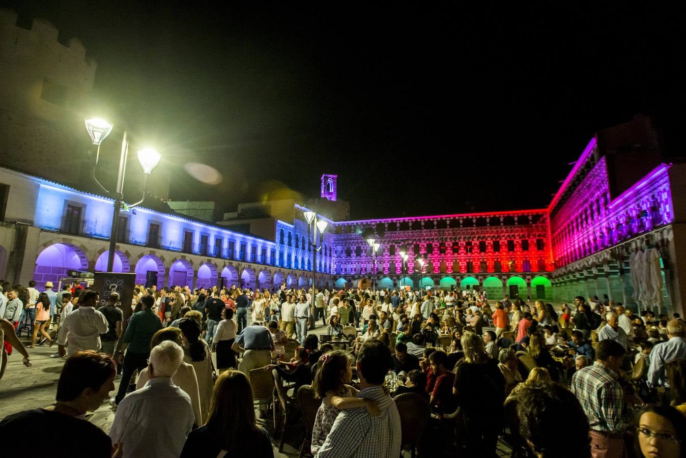Sábado, 5 de septiembre: La Noche en Blanco, con 120.000 visitantes, según el Ayuntamiento, superó su afluencia del año anterior. Fotografía JV Arnelas