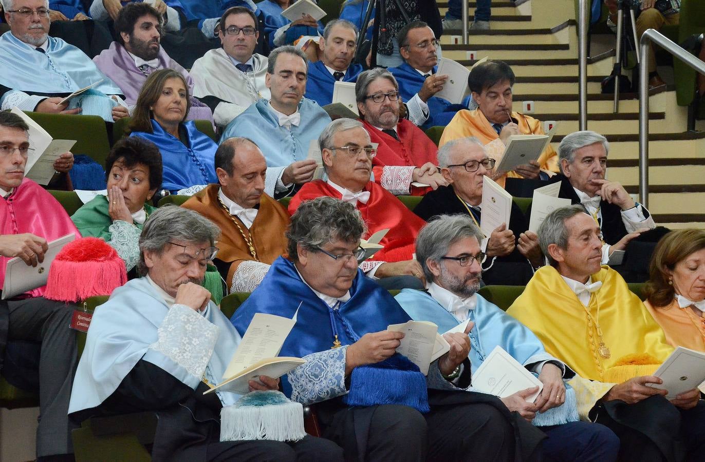 Viernes, 4 de septiembre: El rector de la Universidad de Extremadura, Segundo Pírz, y el presidente de la Junta de Extremadura,  Guillermo Fernández Vara, presidieron el Acto de Apertura Solemne del Curso Académico de la UEx 2015/2016. Fotografía: Casimiro Moreno