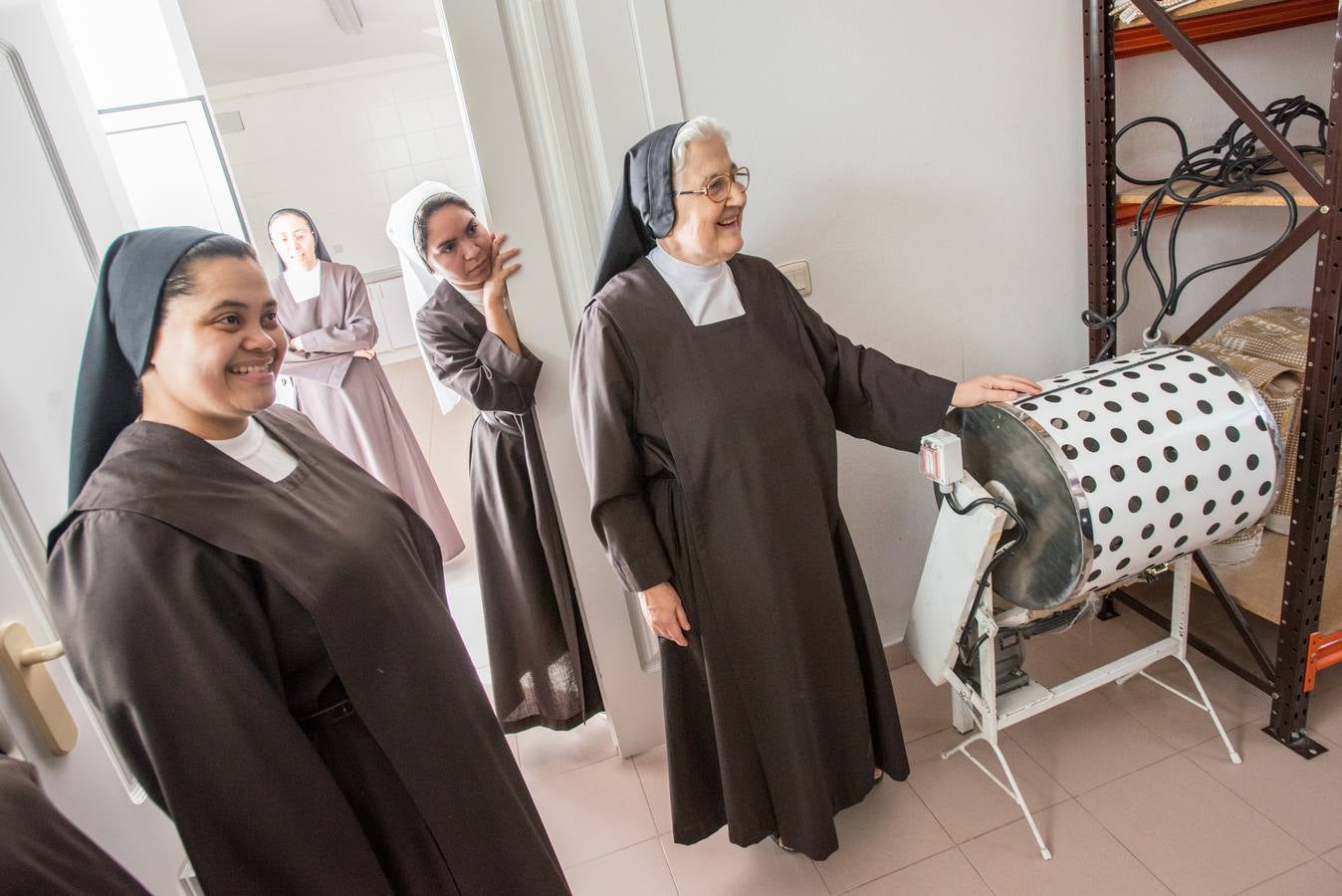 Tras las rejas de clausura