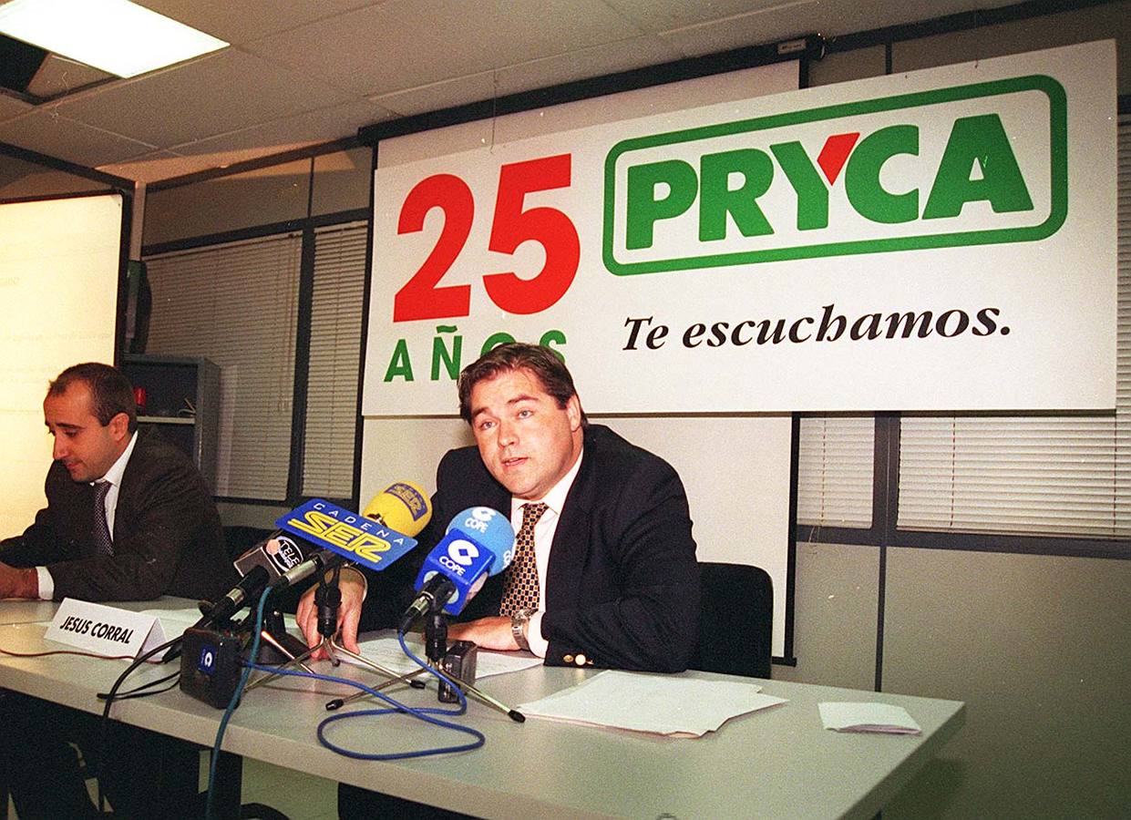 1998: Jesús Corral, director de Pryca, en rueda de prensa con motivo del 25 aniversario de Pryca