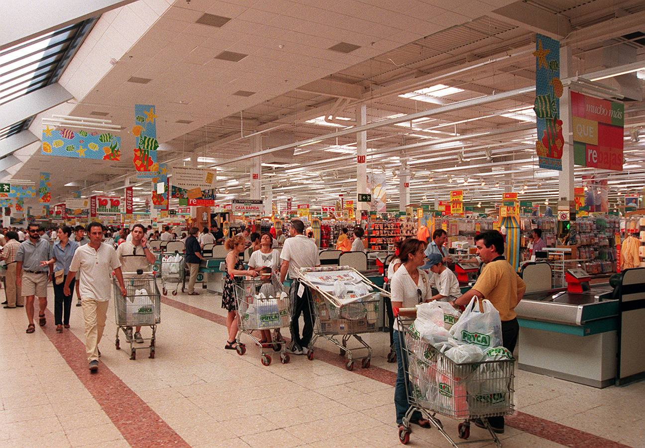 1999: interior del Centro comercial Pryca de Badajoz