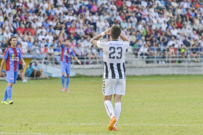 Empate sin goles entre el Badajoz y el Extremadura