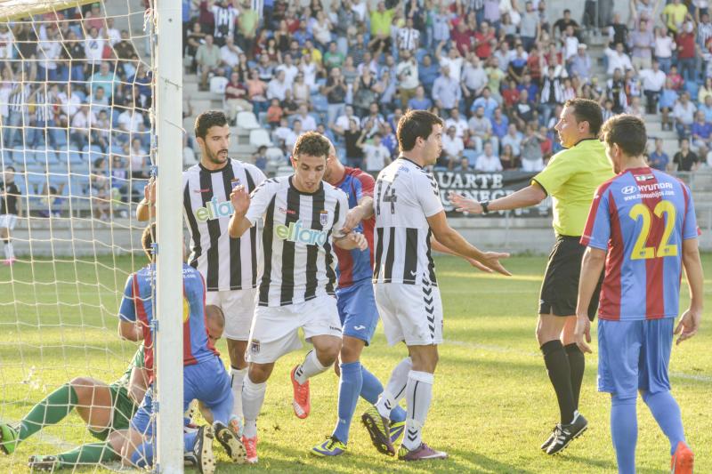 Empate sin goles entre el Badajoz y el Extremadura