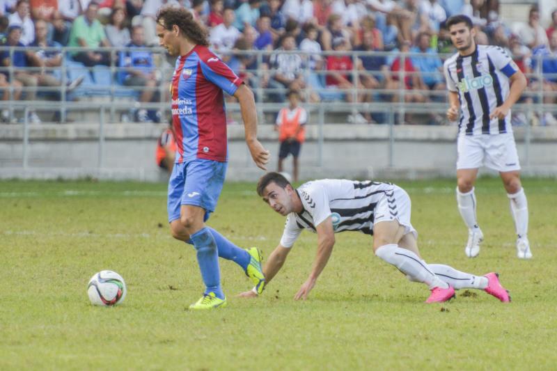 Empate sin goles entre el Badajoz y el Extremadura