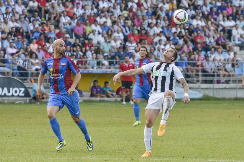 Empate sin goles entre el Badajoz y el Extremadura