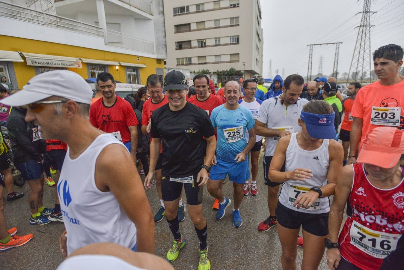 Búscate en las fotos de la I carrera de la prensa de Badajoz