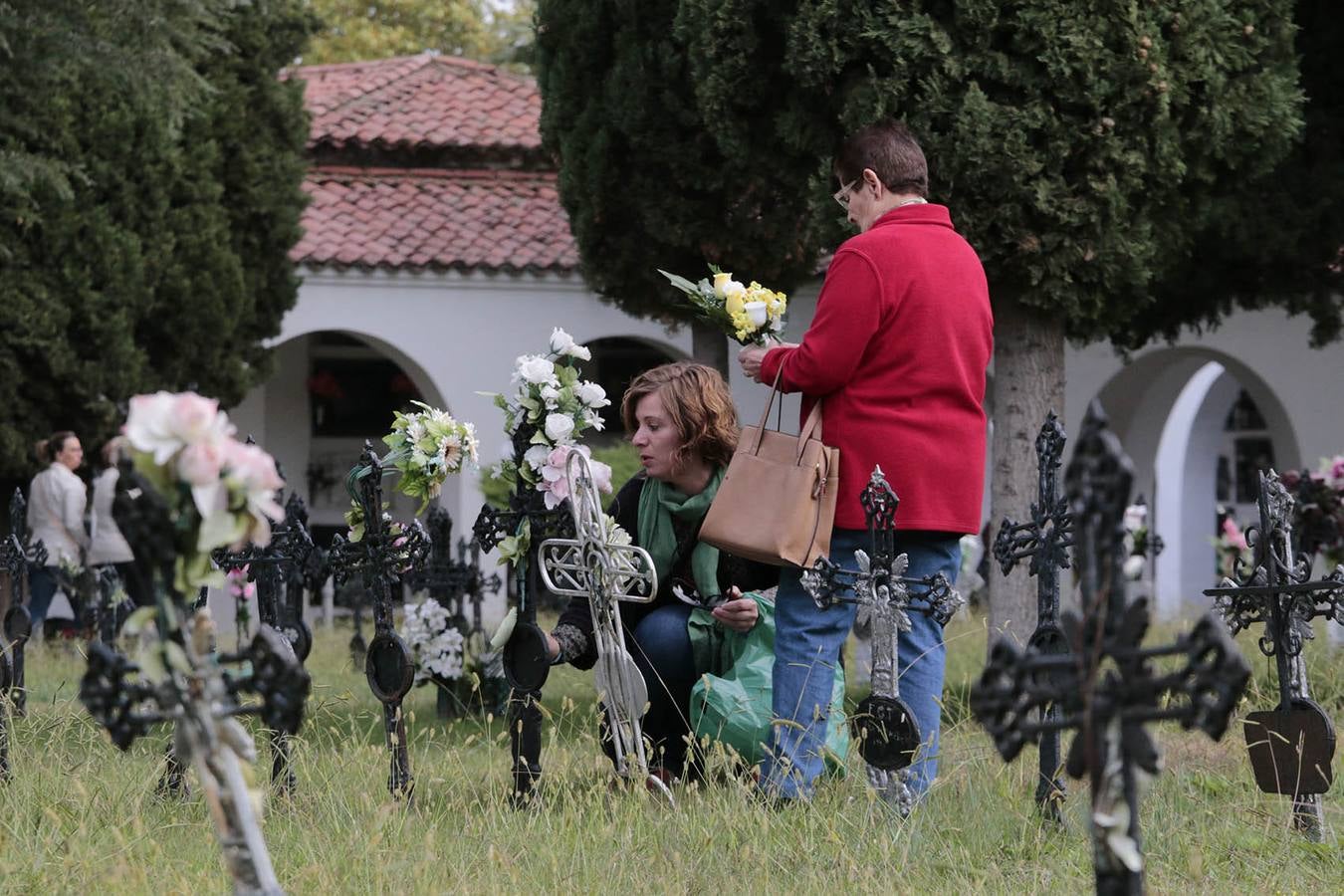 Día de Todos los Santos en el cementerio de Plasencia