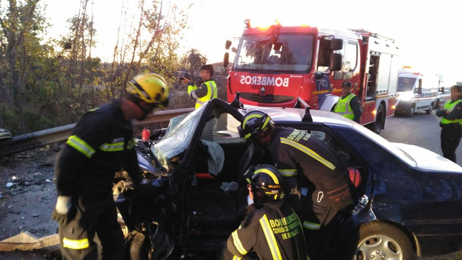 Dos heridos graves en un accidente entre Montijo y Torremayor