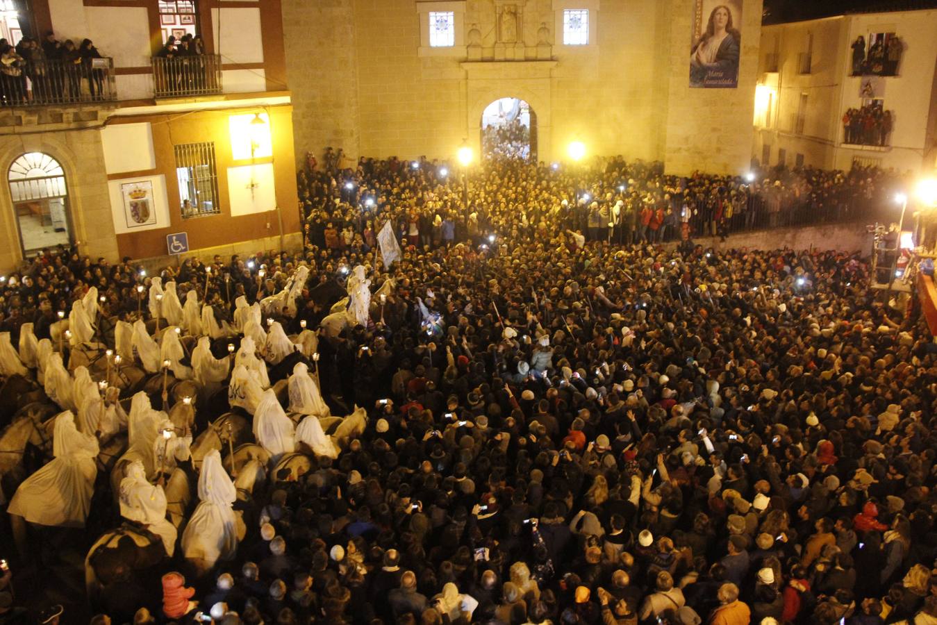 Torrejoncillo celebra su encamisá