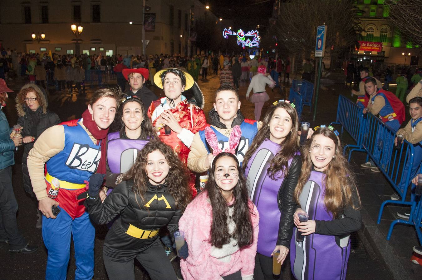 Ambiente nocturno en el sábado de Carnaval, Badajoz.