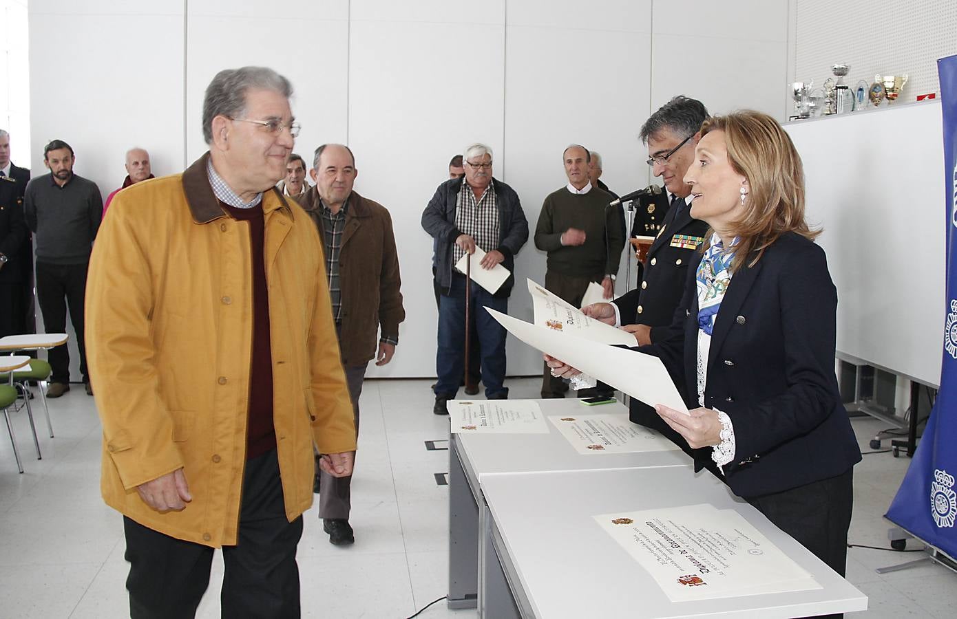 Homenaje a once policías nacionales en el 192 aniversario de la creación del Cuerpo