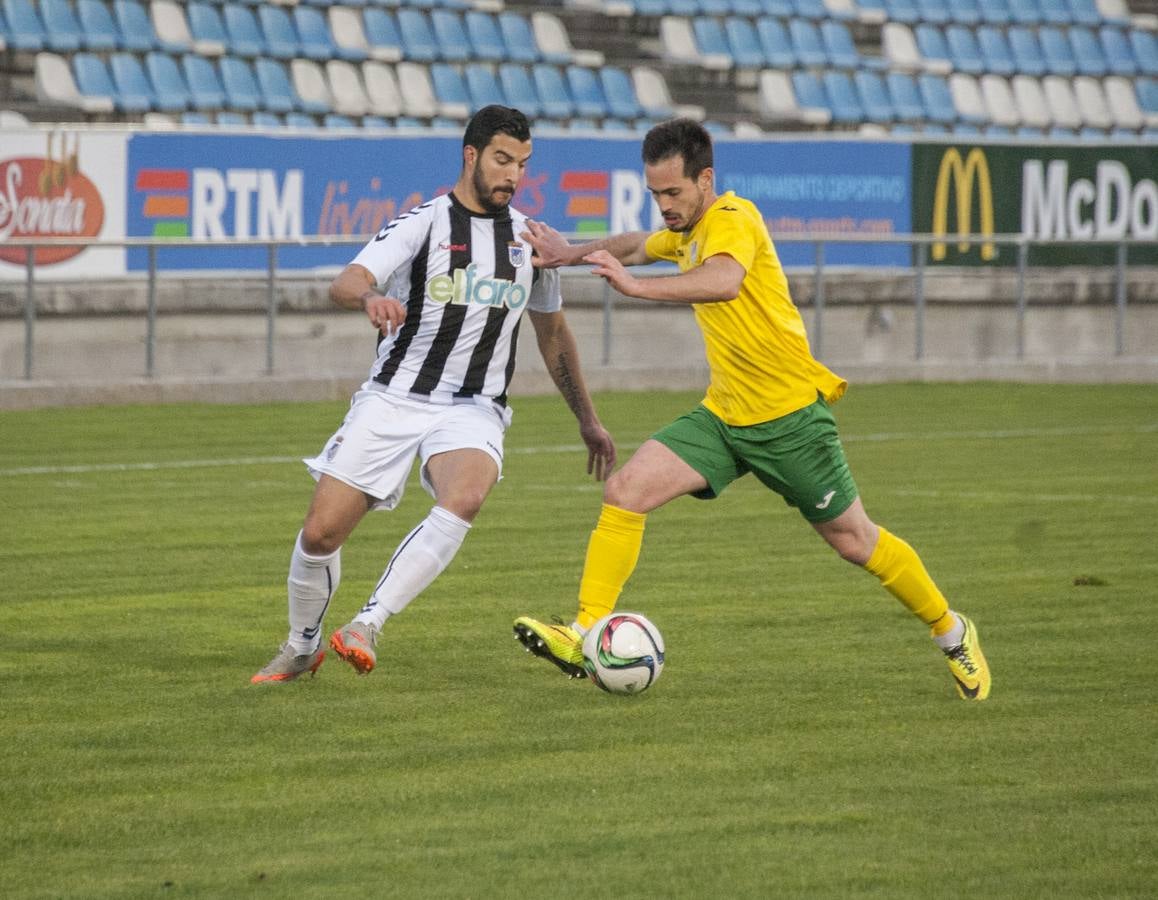 El CD Badajoz empata con el Olivenza