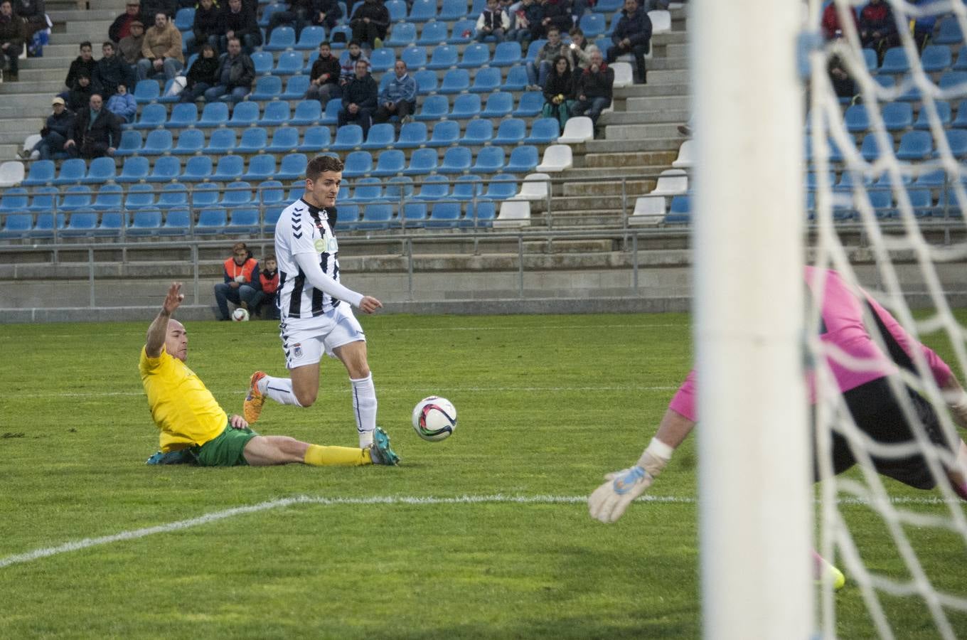 El CD Badajoz empata con el Olivenza