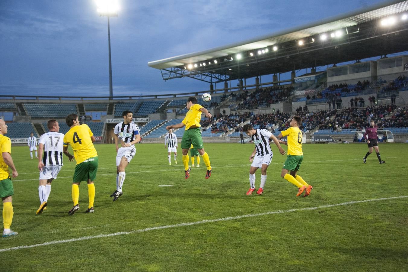 El CD Badajoz empata con el Olivenza