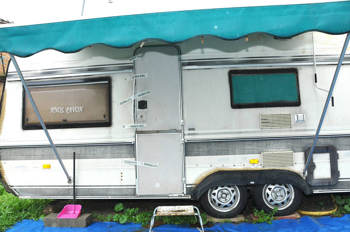 Jueves, 21 de enero: La jueza decretó prisión sin fianza para el feriante que mató a su empleado en Coria. Los conocidos del homicida y de la víctima mantienen que sus relación era más familiar que de amigos. Fotografía: David Palma