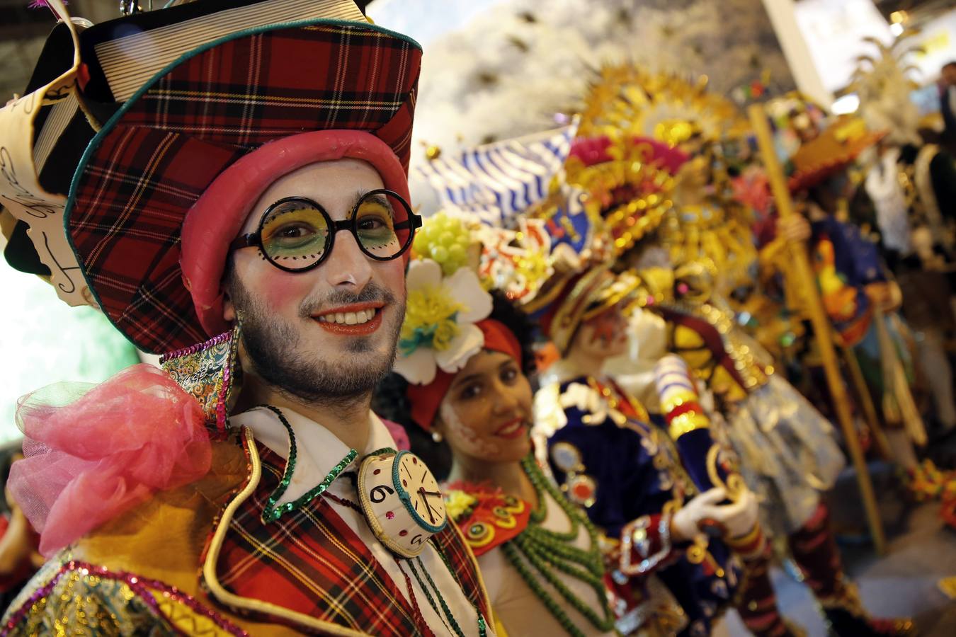 Viernes, 22 de enero. Badajoz promociona su carnaval en la Feria Internacional de Turismo, Fitur 2016, que se celebra en Madrid hasta el 24 de enero, en la que participan 165 países y regiones, junto a decenas de empresas de todos los sectores, en los 713 stands repartidos en 60.000 metros cuadrados. Fotografías: Agencias