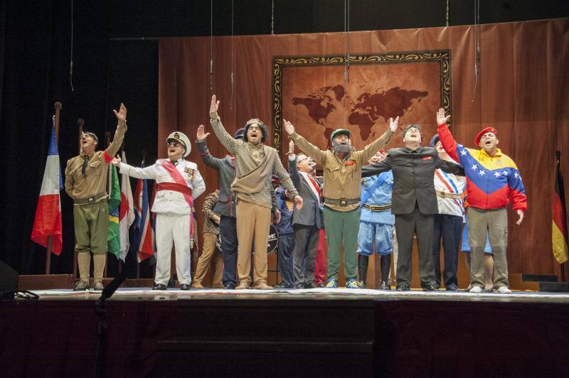 Actuación de Los Water Closet.