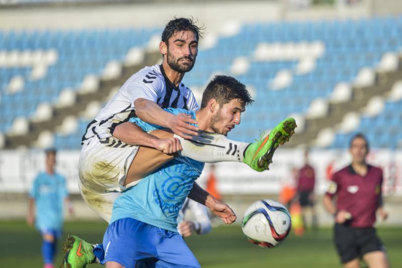 Victoria del CD Badajoz ante el Azuaga (3-2)