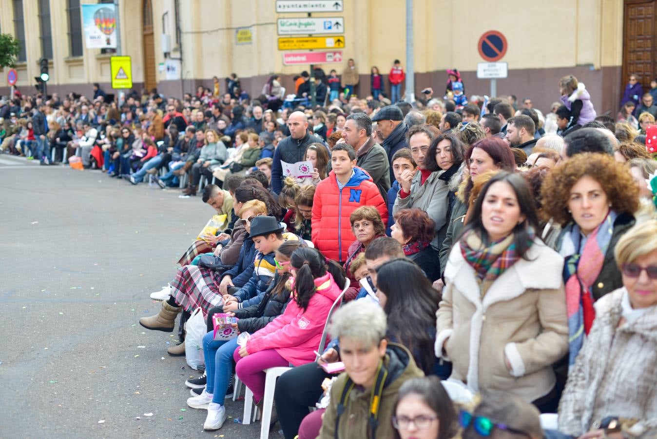 Ambiente en el desfile de comparsas de Badajoz 2016