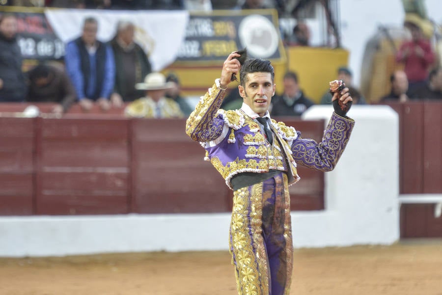 Talavante abre la puerta grande de Olivenza