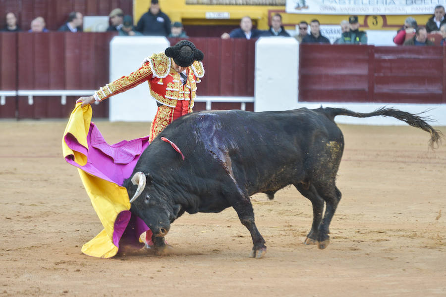 Talavante abre la puerta grande de Olivenza