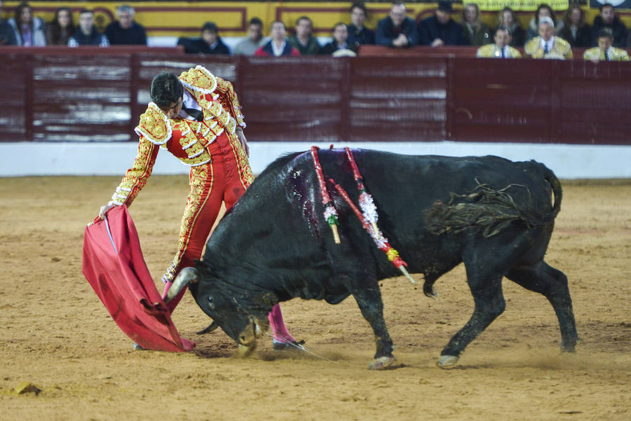 Talavante abre la puerta grande de Olivenza