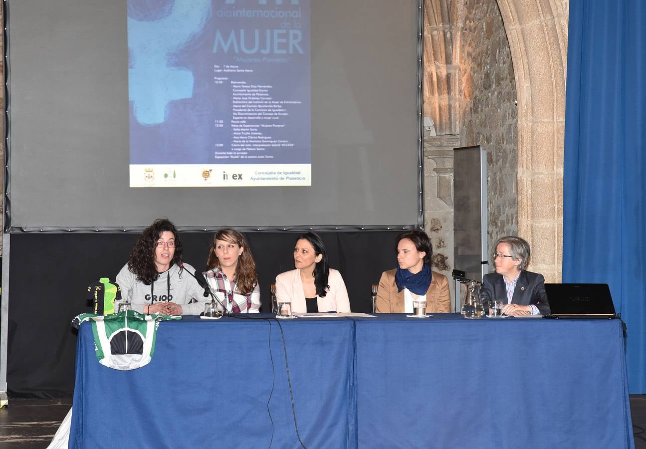 Acto Internacional del Día de la Mujer en Plasencia. Foto: Andy Solé