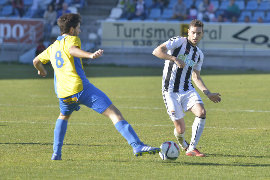 El CD Badajoz gana al Valdelacalzada