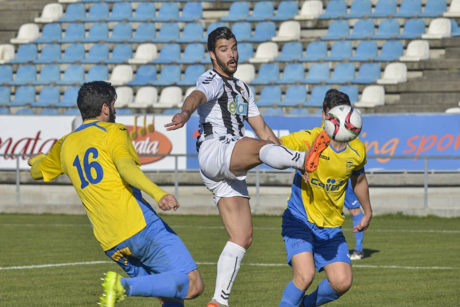 El CD Badajoz gana al Valdelacalzada