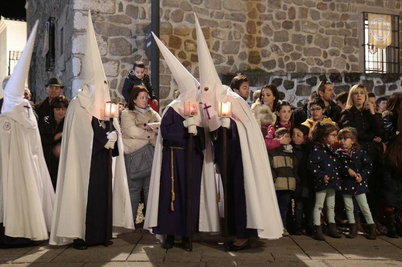 La hermandad del Santisimo Crucifijo y el Descendimiento de La Cruz
