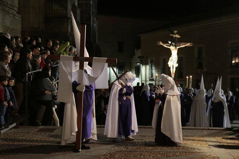 La hermandad del Santisimo Crucifijo y el Descendimiento de La Cruz