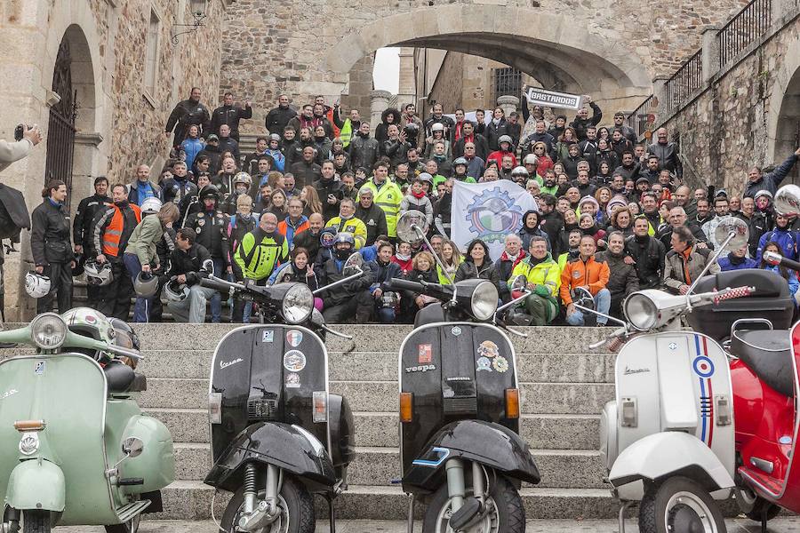 El embrujo de las vespas llega a Cáceres