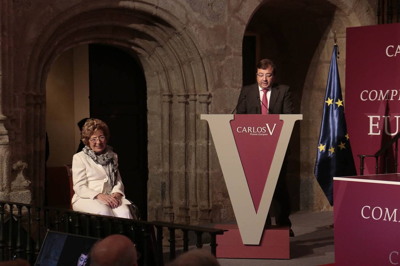 Lunes, 9 de mayo: La galardonada con el Premio Carlos V, Sofia Corradi, defendió el programa Erasmus como un "instrumento en pro de la paz" Fotografías: Andy Solé