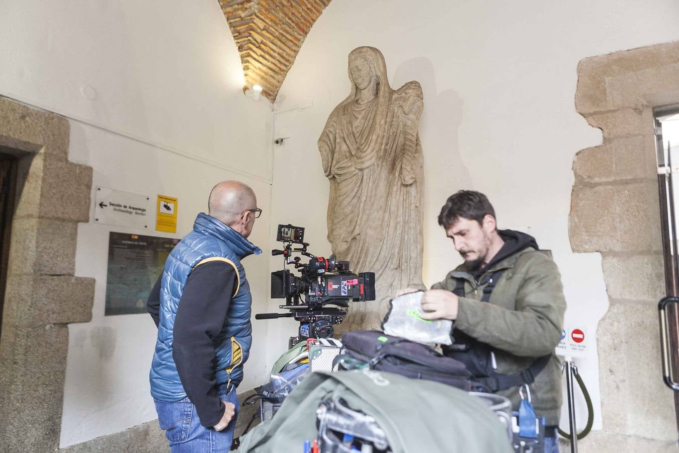 Martes, 10 de mayo. Comienza el rodaje del capítulo piloto de 'Still Star Crossed', serie basada 'Romeo y Julieta' en Cáceres Fotografías: Jorge Rey