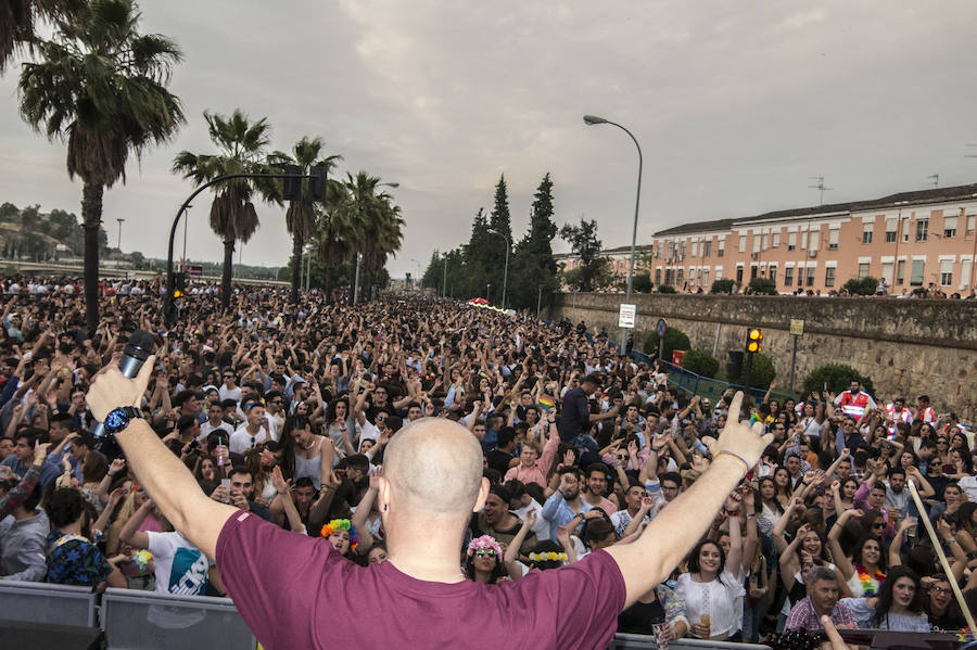Los Palomos toman las calles de Badajoz
