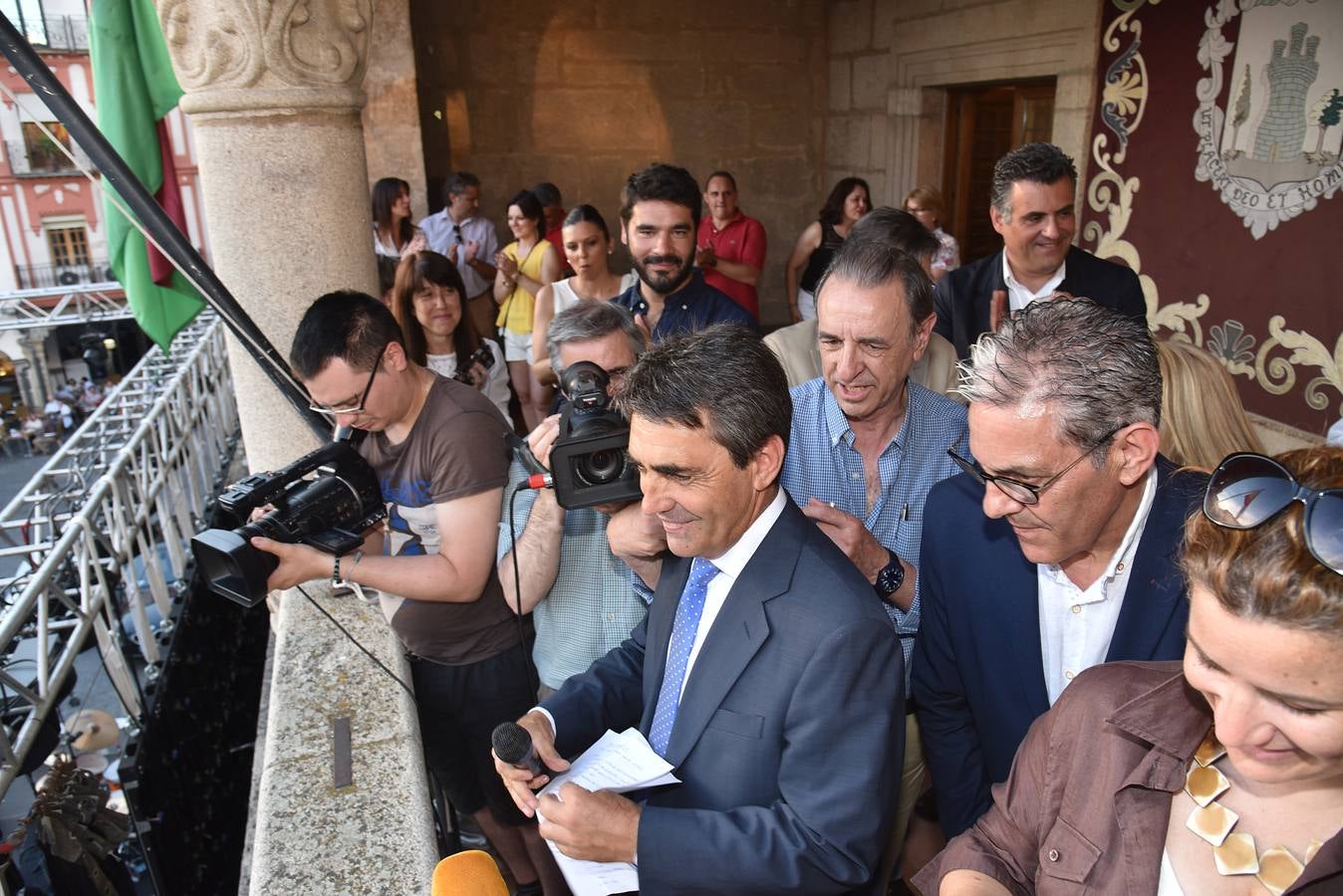 Miércoles, 8 de junio. La Feria de Plasencia comenzó con el pregón del ganadero Victorino Martín, los fuegos artificiales y un concierto de Fórmula V . Fotografías: David Palma
