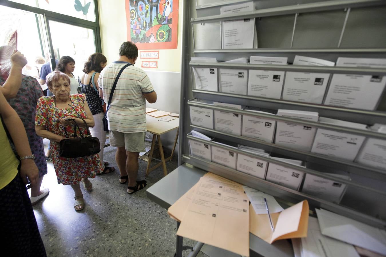 Ambiente electoral en un colegio de Cáceres. Foto: Lorenzo Cordero