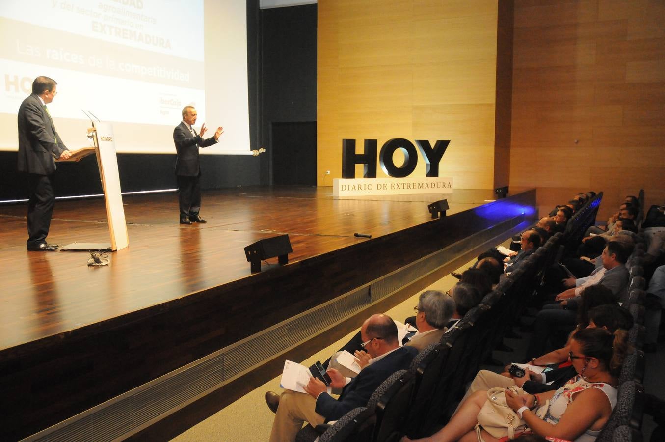 La tercera edición de HOYAGRO se presenta en Don Benito