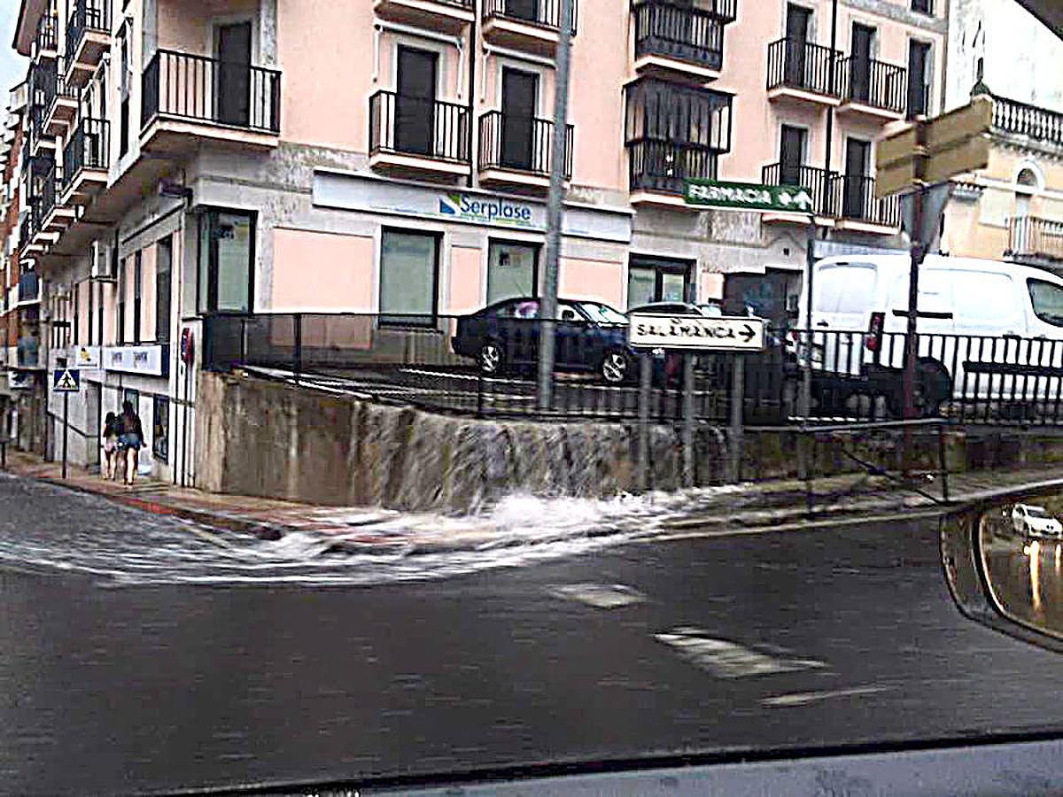Una fuerte tormenta provoca el caos en Plasencia