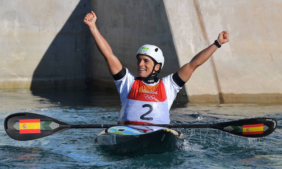 Maialen Chourraut se cuelga la medalla de oro en Río de Janeiro
