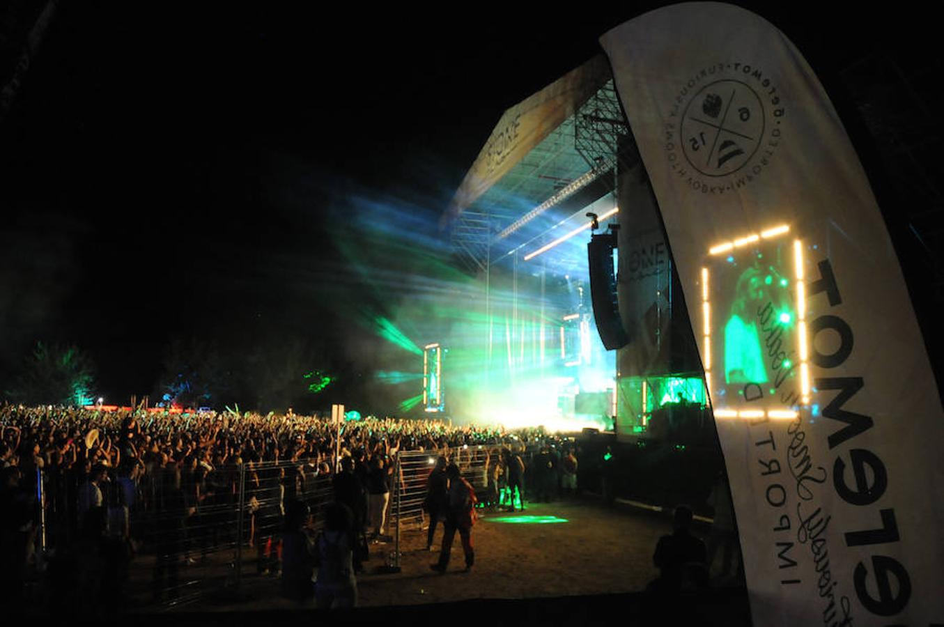 Miles de personas vibran al ritmo de David Guetta