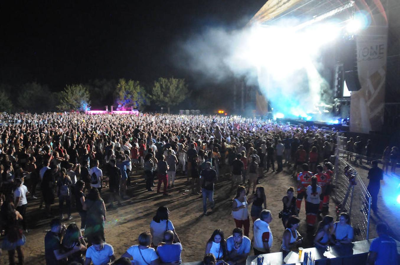 Miles de personas vibran al ritmo de David Guetta