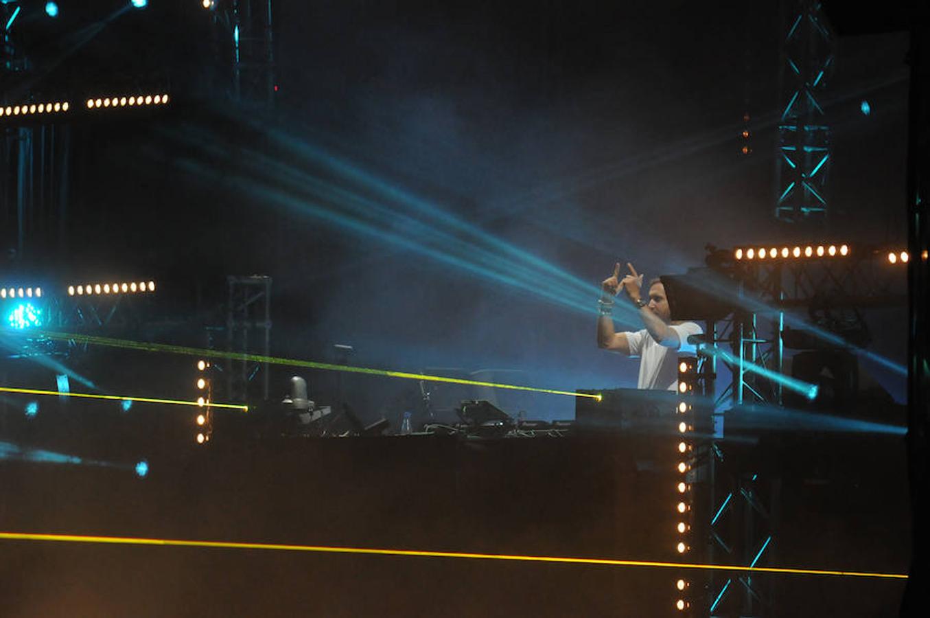 Miles de personas vibran al ritmo de David Guetta