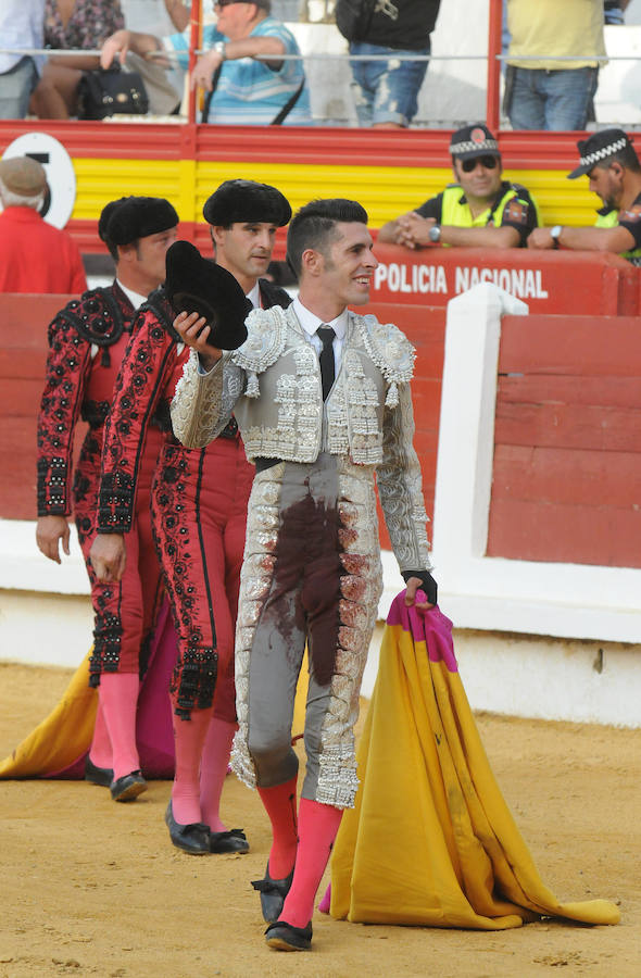 Ponce pellizca el toreo en una fiesta  a la que se unieron Talavante y Garrido