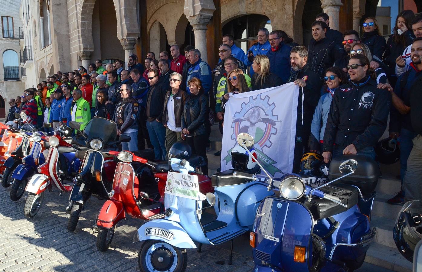 Domingo, 2 de octubre: Concentración de Vespas en la Plaza Alta de Badajoz. Fotografías: Casimiro Moreno.