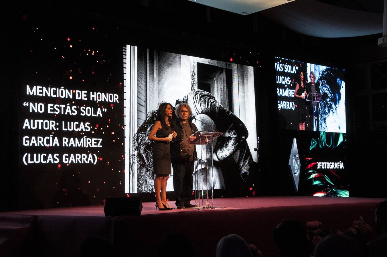 Viernes, 21 de octubre: Noche de gala en el Palacio de Crital del Hotel Río de Badajoz en el que se fallaron los premios Ciudad de Badajoz 2016 de Fotografía, Pintura, Escultura, Novela, Poesía y Periodismo. Fotografías: Pakopí.